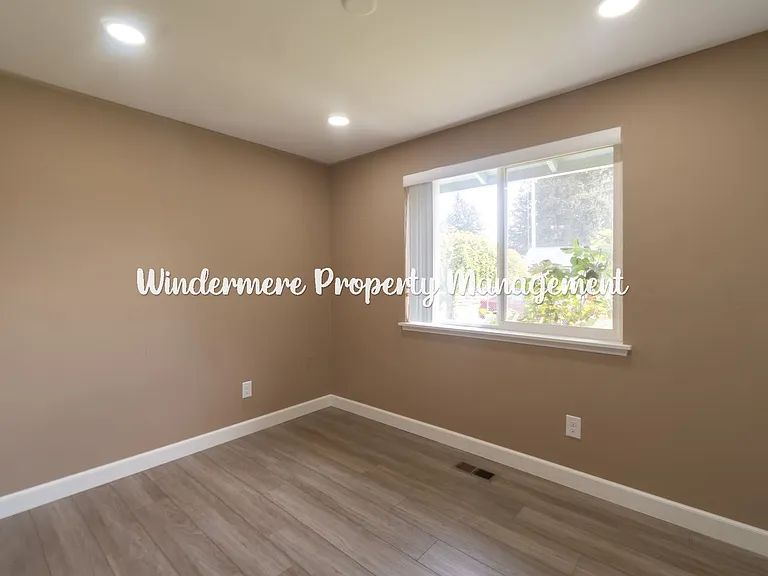 4210 Eastwood Ave SE — Photo 15