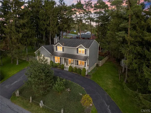 9518 Sotherden Rd, Brewerton, NY 13029