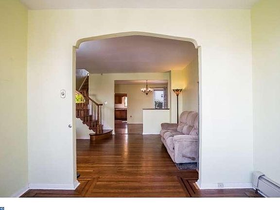 5th image of 617 Jamestown Ave