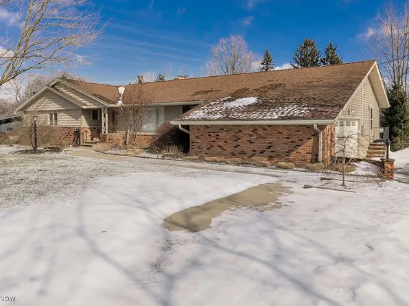 3075 Bremerton Rd, Pepper Pike, OH 44124