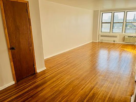 2nd image of 720 E 31st St APT 6B
