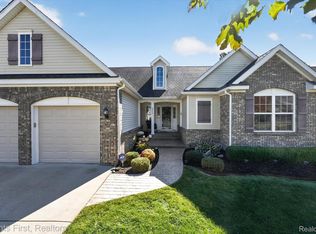 2970 W Amberly Blvd, Howell, MI 48843