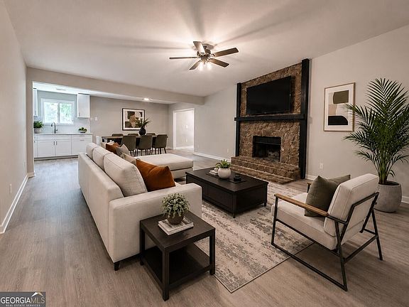 4th image of 3751 Riverchase Cir