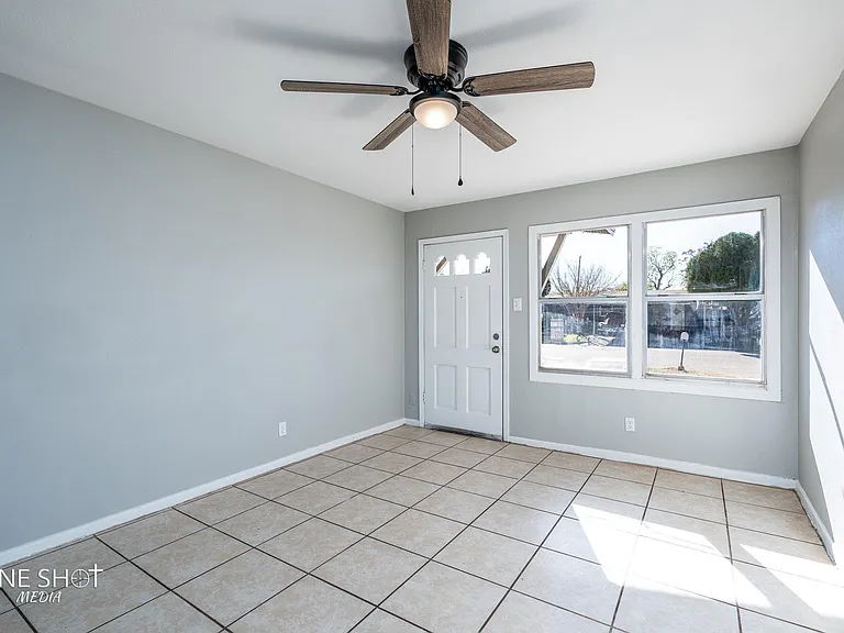 5226 Questa Dr — Photo 6