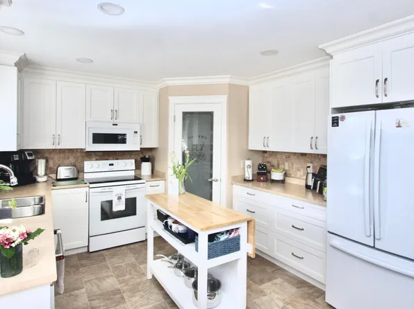 3348 Mount Lehman Rd #8, Abbotsford, BC V4X 2M9