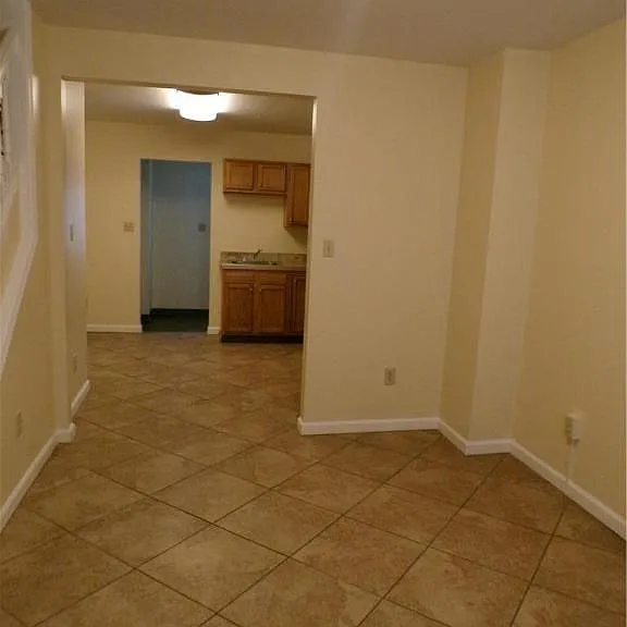 1624 1/2 Utica St — Photo 2