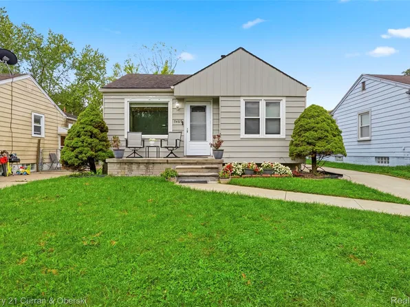 7489 N Silvery Ln, Dearborn Heights, MI 48127