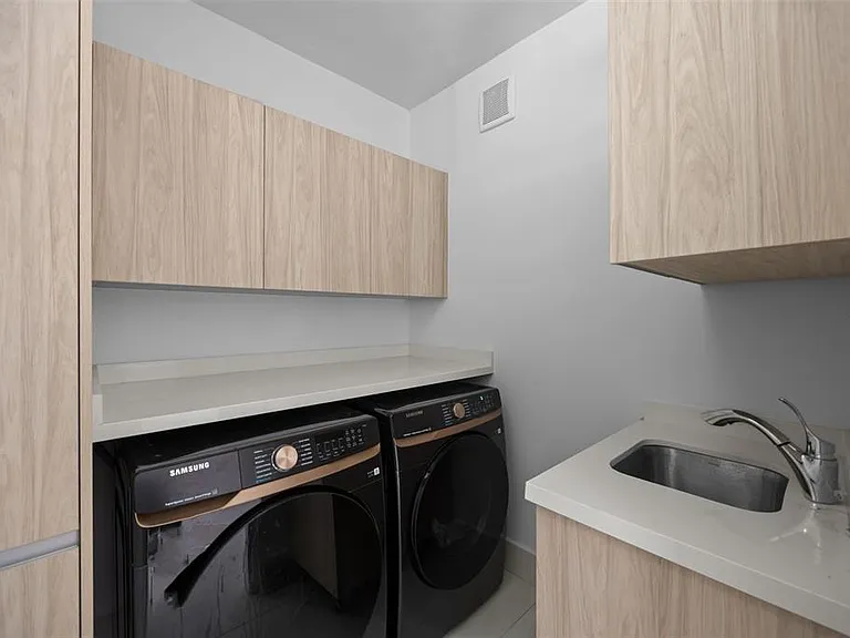 135 Salonga St — Photo 18