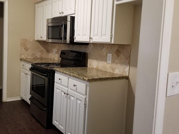 3rd image of 3216 Sailmaker Ln