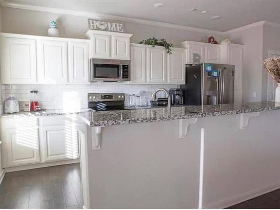2nd image of 3809 SW Peachwood Dr