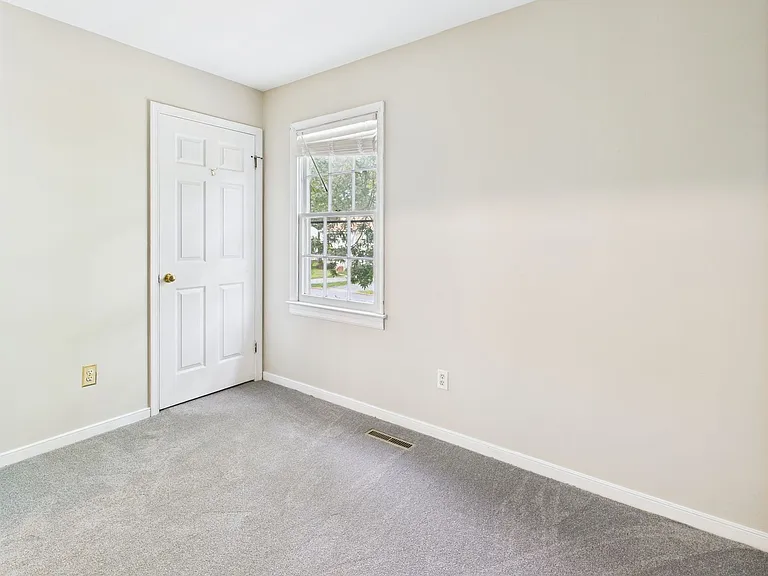 1917 Millsap Ln — Photo 22