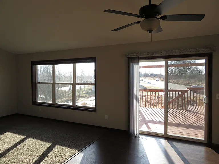 620 Tomahawk Ct — Photo 5
