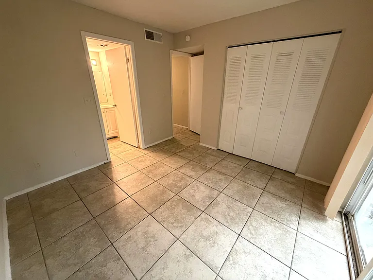 7009 Waterside Dr — Photo 7