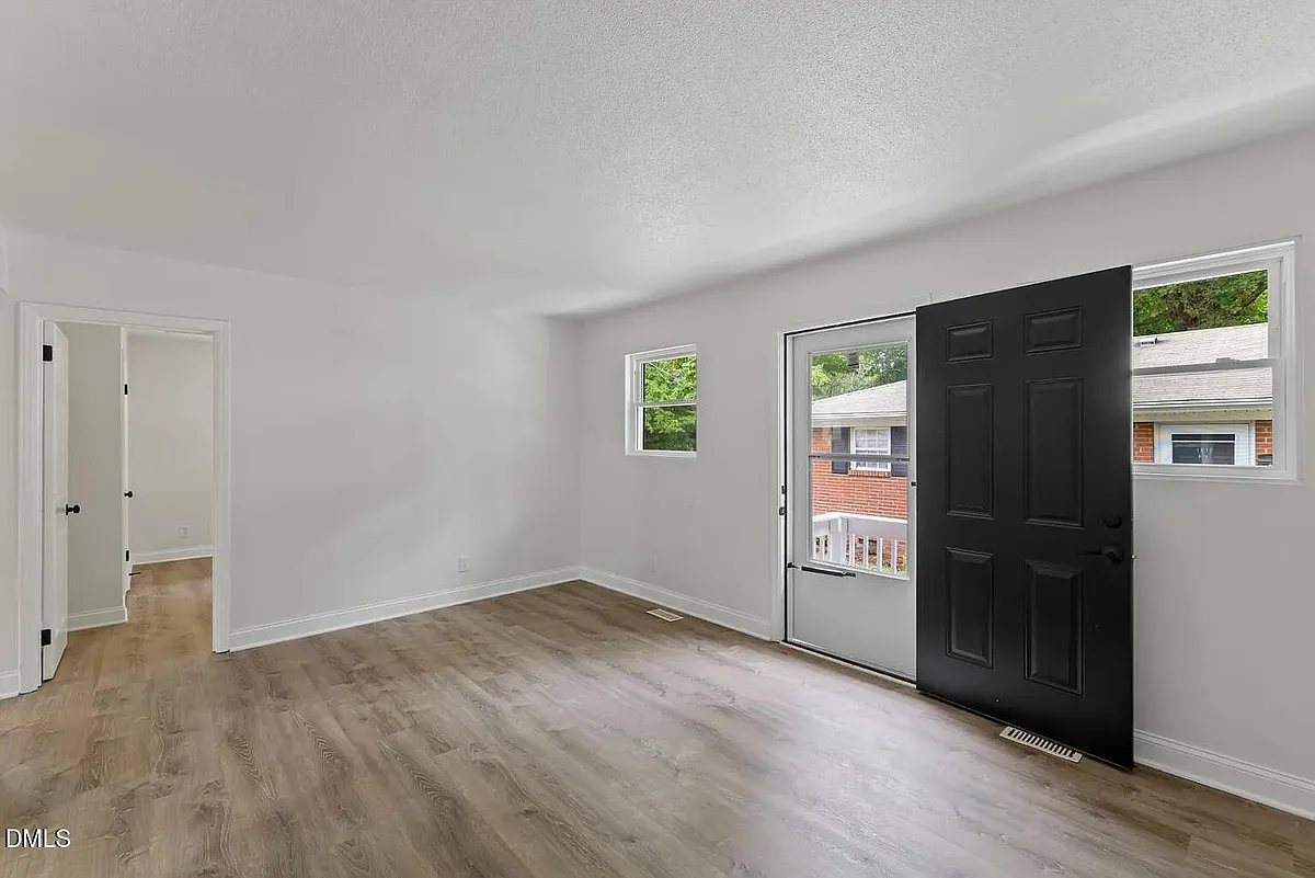 Building Photo - 1522 N Roxboro St