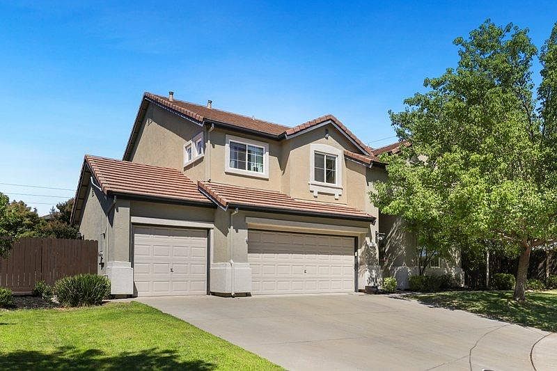 1st image of 225 Magpie Ct