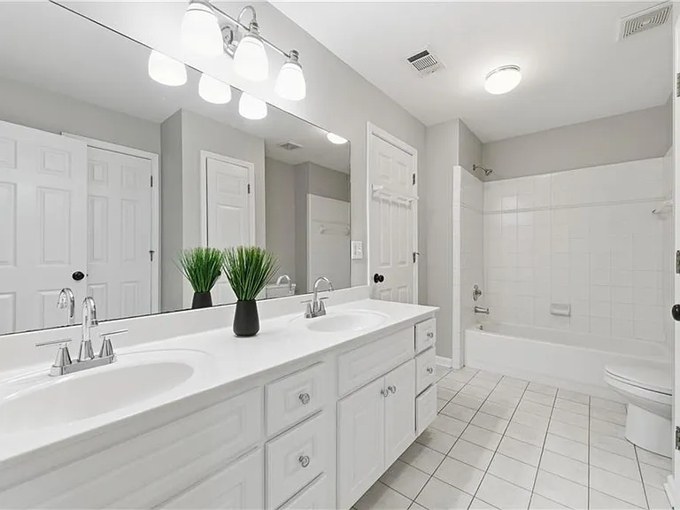 2570 Wood Creek Ct — Photo 39
