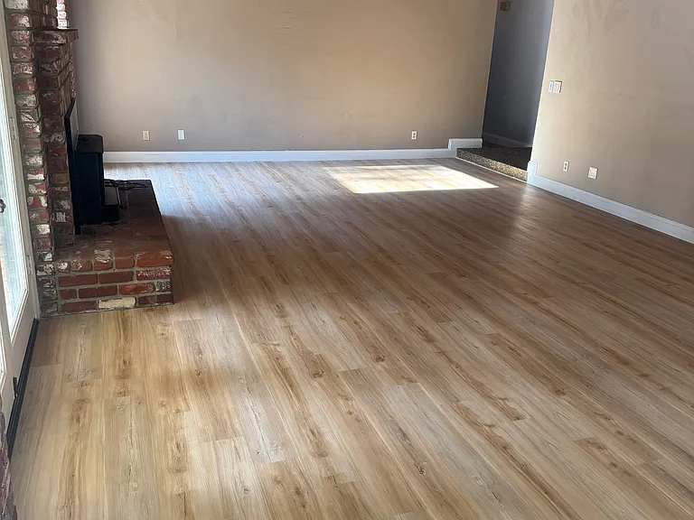526 E Kelso Ave — Photo 3