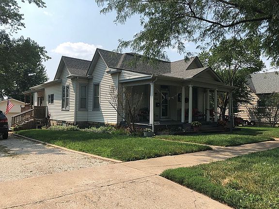 2nd image of 1004 N Cedar St