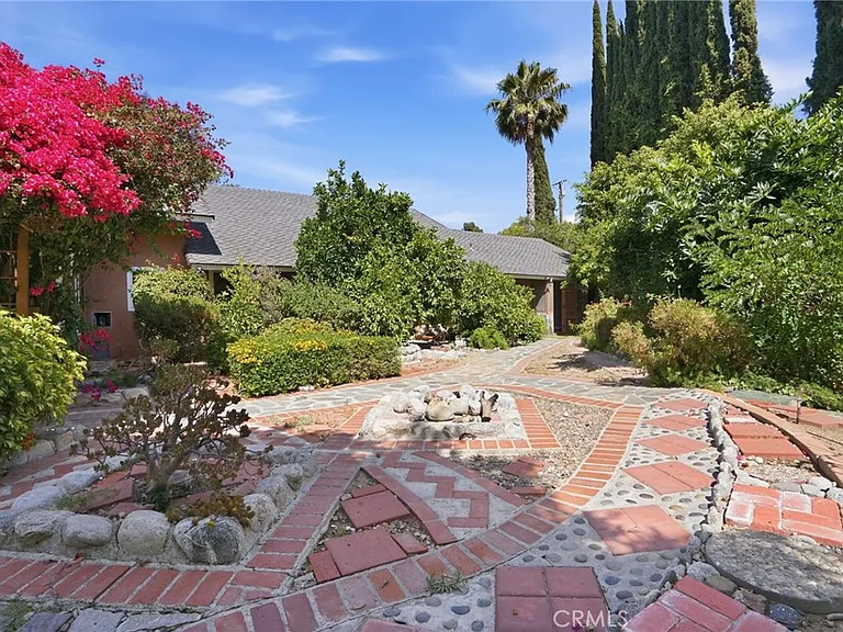 16682 Oakhurst Cir — Photo 5