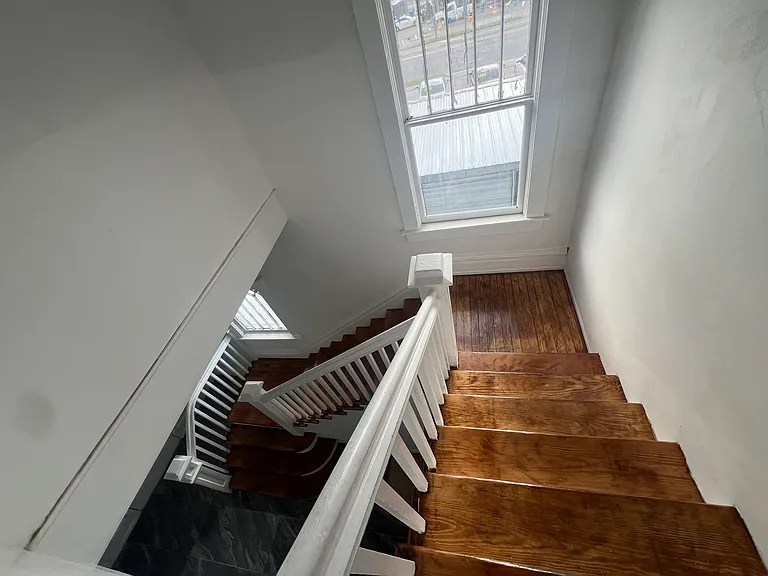 312 W 37th St #A — Photo 13