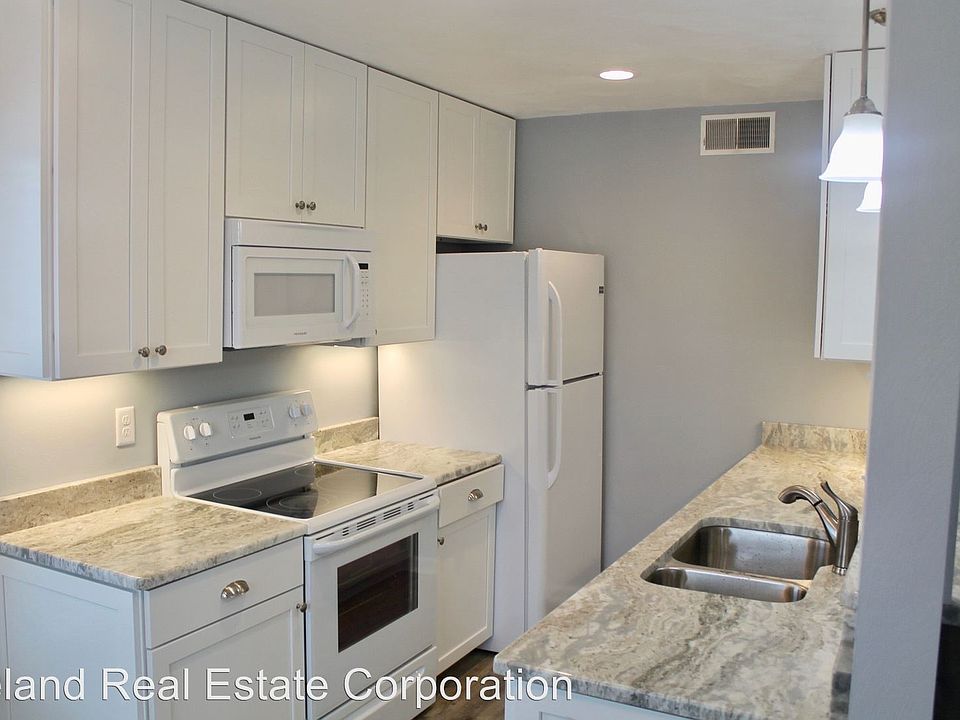 1st image of 401 Erle Cres APT 101