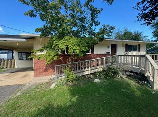 902 Burke Dr, Woodbridge, VA 22191