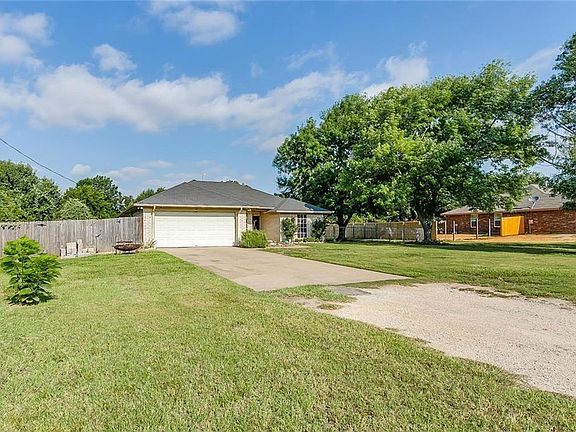 3rd image of 3605 Herb Dr