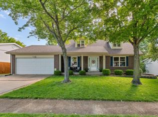 394 Woodrun Dr, Ballwin, MO
