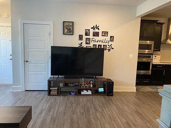 One side of the living room.