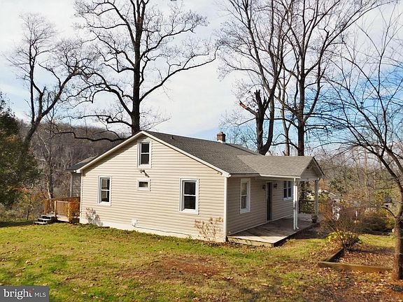 Side Exterior & Side Yard