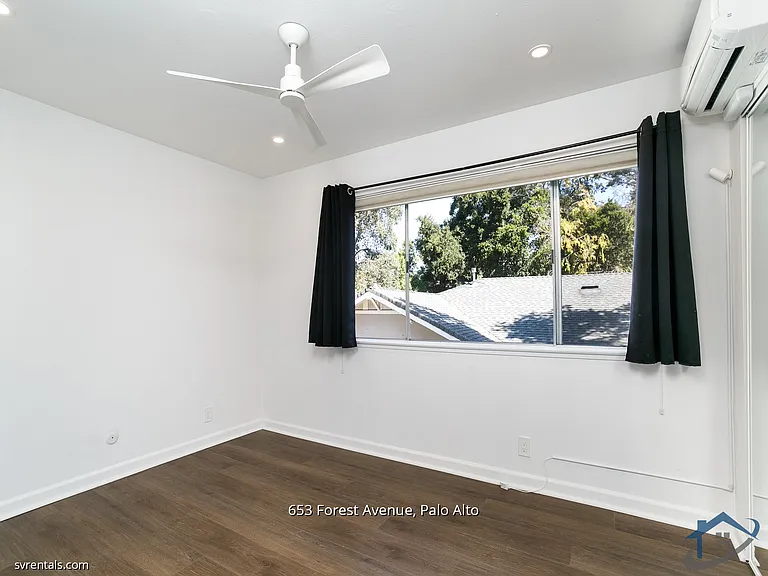 653 Forest Ave — Photo 12
