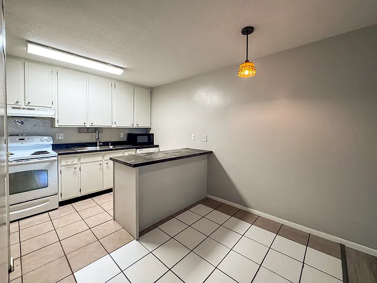 1405 E 40th St #6F — Photo 5