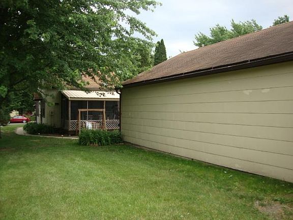 4th image of 624 S Armstrong Ave