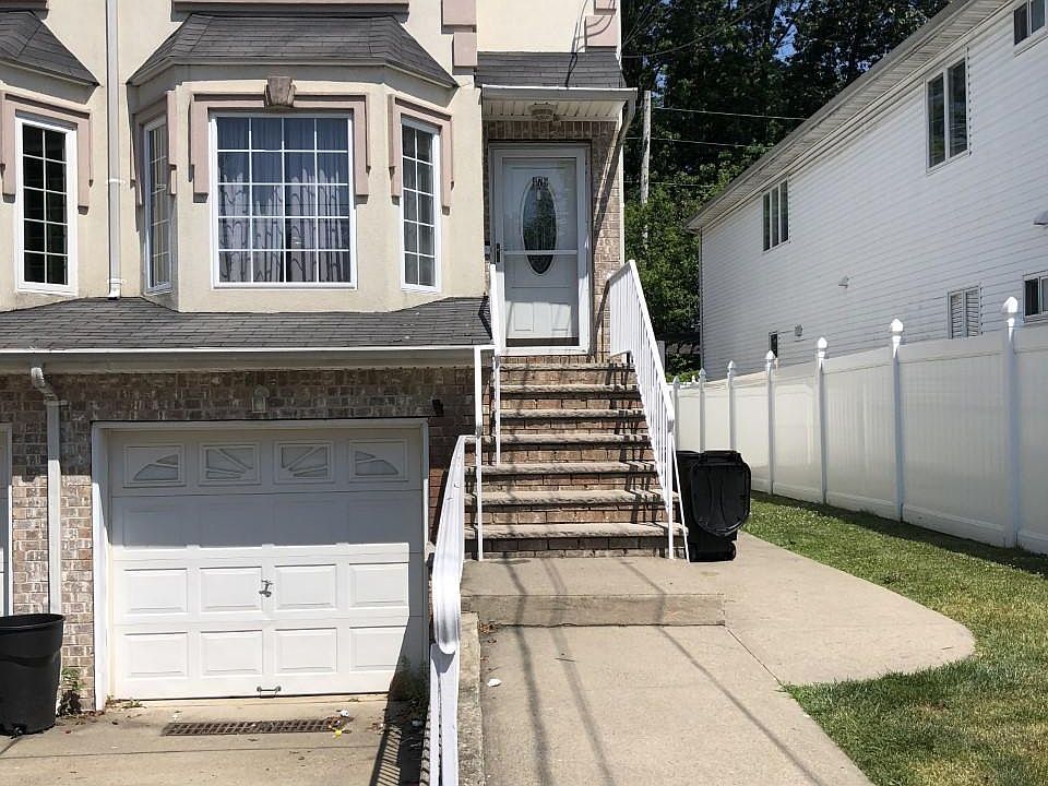 1st image of 479 Mosely Ave