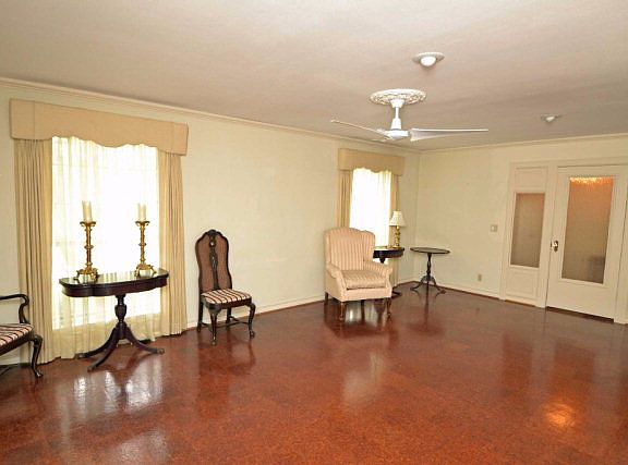 5th image of 2605 College Dr