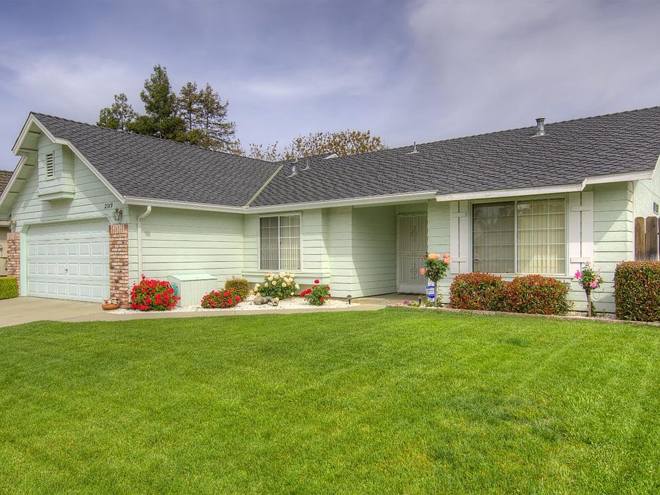 1st image of 2319 Country Manor Dr
