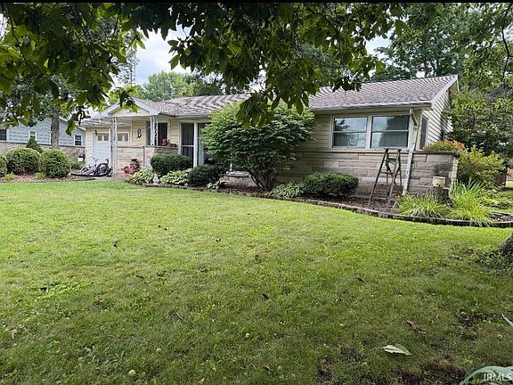 3rd image of 566 Sherwayne Dr