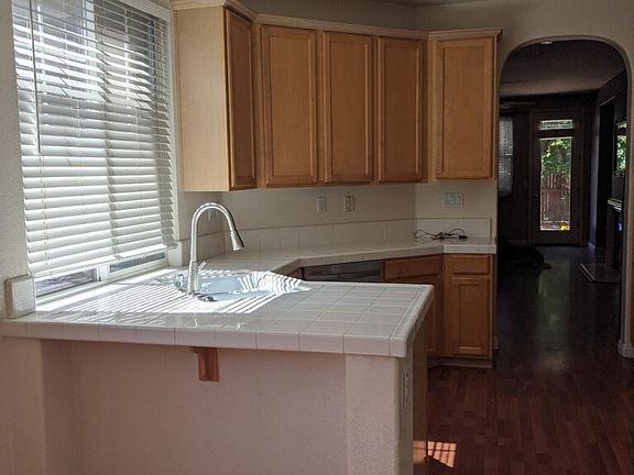 5th image of 1819 Pyrite St
