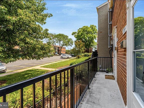 3rd image of 5934 Mayflower Ct