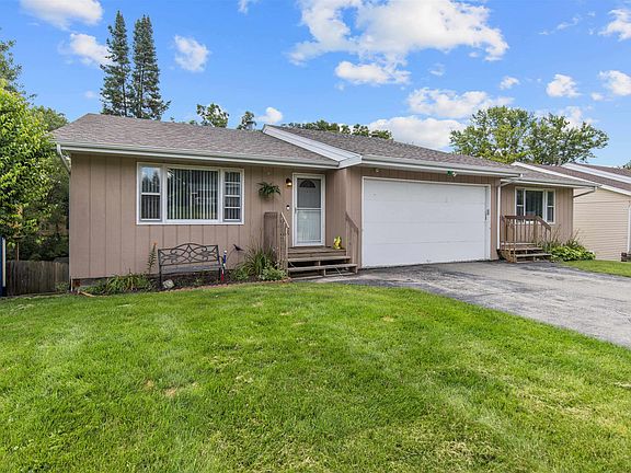 2nd image of 5219 Pebble Creek Trl