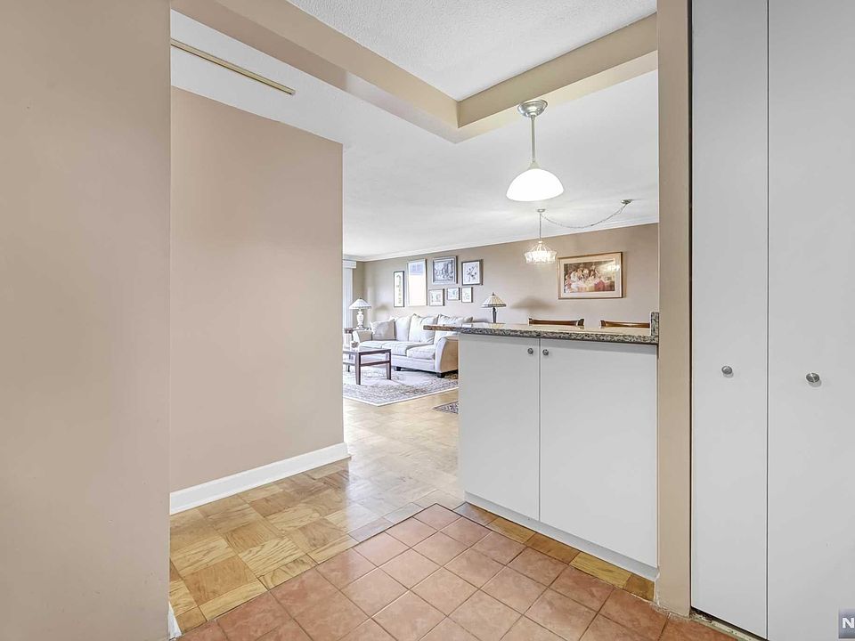 1st image of 555 North Ave APT 11M