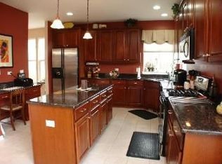 1785 Prairie Ridge Cir, Lindenhurst, IL 60046