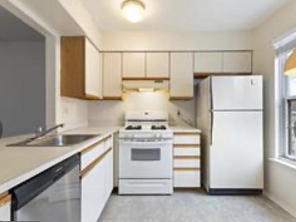 3rd image of 1908B Ralston Dr #B