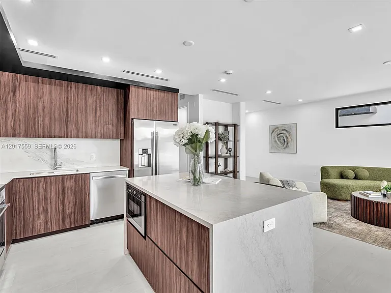 4640 SW 32nd Ave #D1 — Photo 14