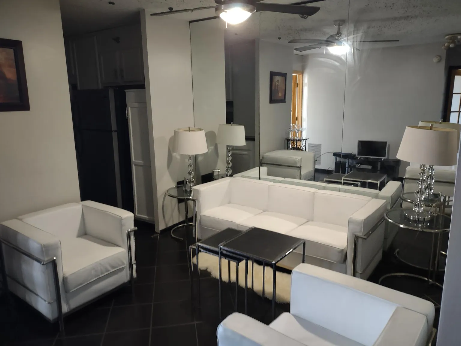 2 bed, 900 sqft, $1,810 — Photo 2