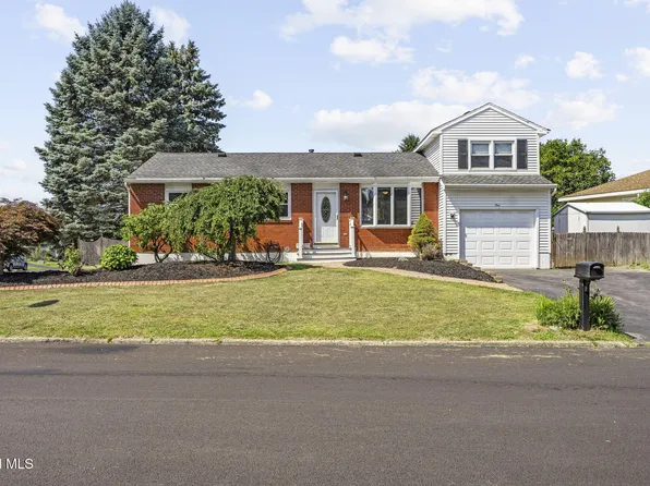 1 Macsherry Court, Troy, NY 12180