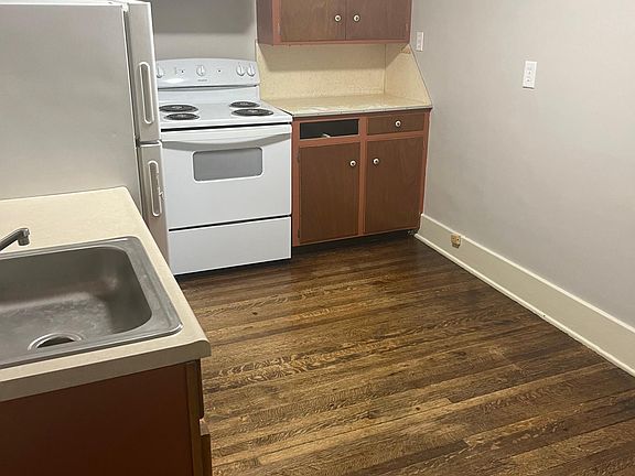 3rd image of 2105 Avenue B