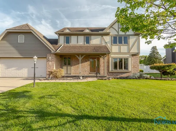 111 Freedom Ln, Waterville, OH 43566