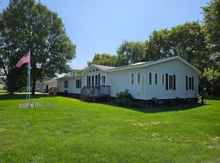 204 Sidney St W, Morristown, MN 55052