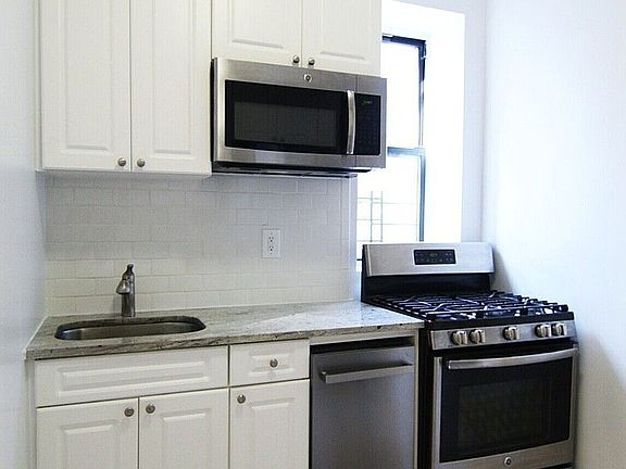 3rd image of 853 Saint Nicholas Ave #620